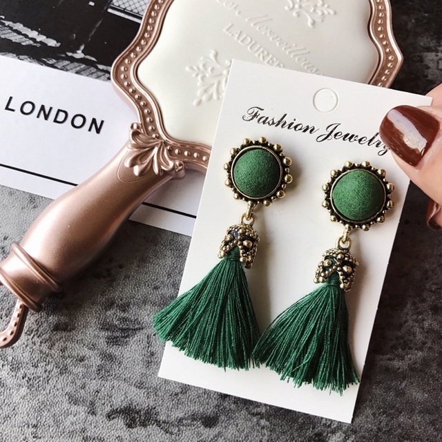 

Women Fashion Vintage Velvet Ball Fringed Drop Earring(Green)
