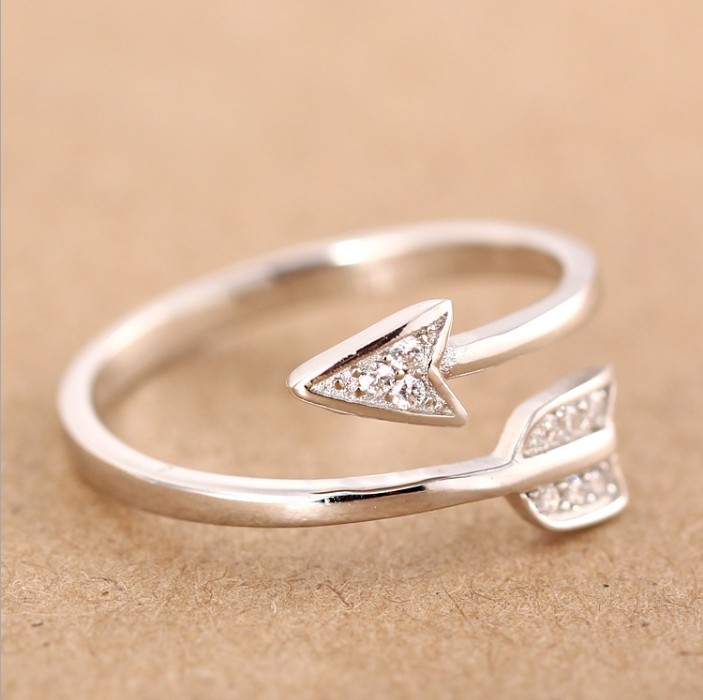 

Adjustable Fashion Diamond-encrusted Arrow Rings