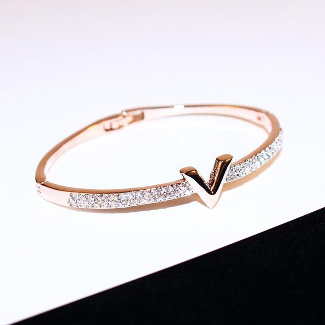 

V Letter Design Zircon Rose Gold And White Simple Jewelry Bracelets For Women And Girls(rose gold)