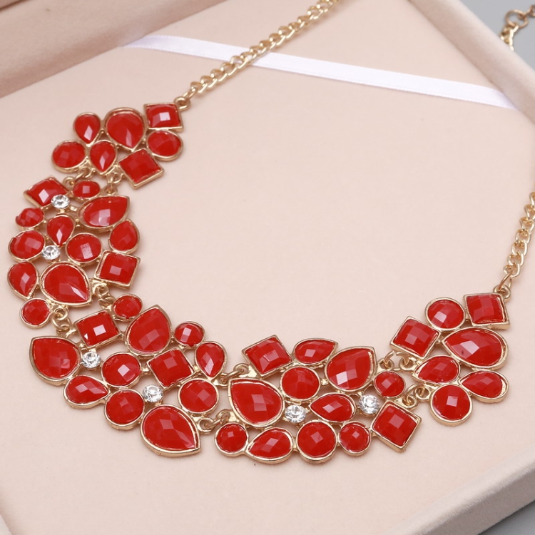 

Retro Luxury Geometric Splicing Necklace Fashion Joker Mix Color Collarbone Chain(Red)