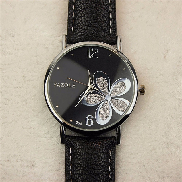

YAZOLE Ladies OL Style Four-leaf Clover Pattern Quartz Watch(338 black plate silver flower black belt)