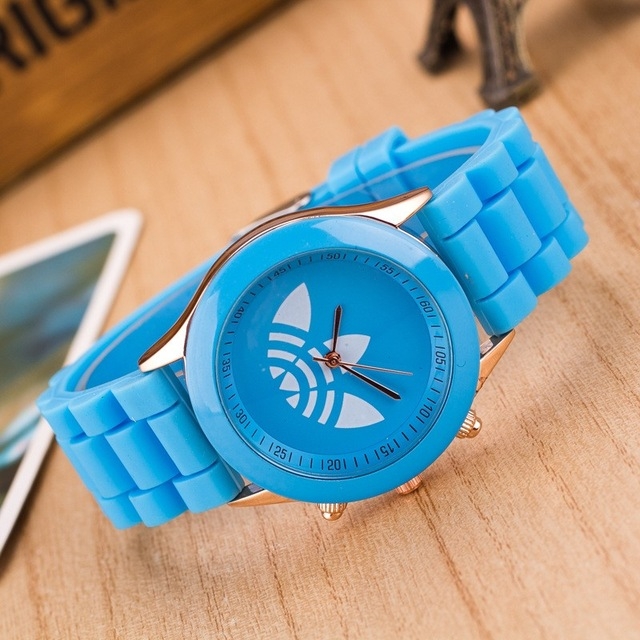 

WPB002 Fashion Sports Quartz Silicone Watch(Sky Blue)