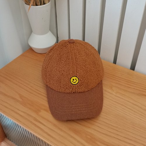 

Autumn And Winter All-Match Lamb Wool Warm Baseball Cap Smiley Face Embroidery Curved Brim Cap, Size: M (56-58cm)(Camel)