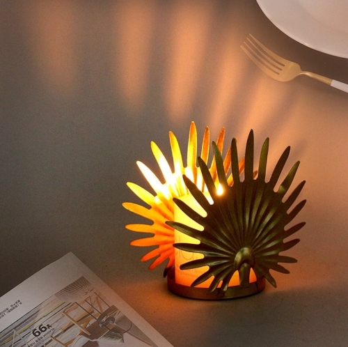 

3 PCS Banquet Candle Holders Leaf-Shaped Desktop Decorations Household Candle Holders(Golden)