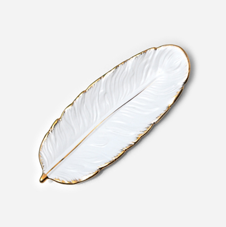 

Phnom Penh Ceramic Dessert Plate Feather Plate Banana Leaf Fruit Dried Fruit Storage Tray, Size: Small (Matte White)