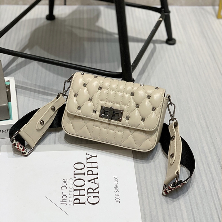 

21P3313 Lingge Chain Women Messenger Shoulder Bag(Apricot White )
