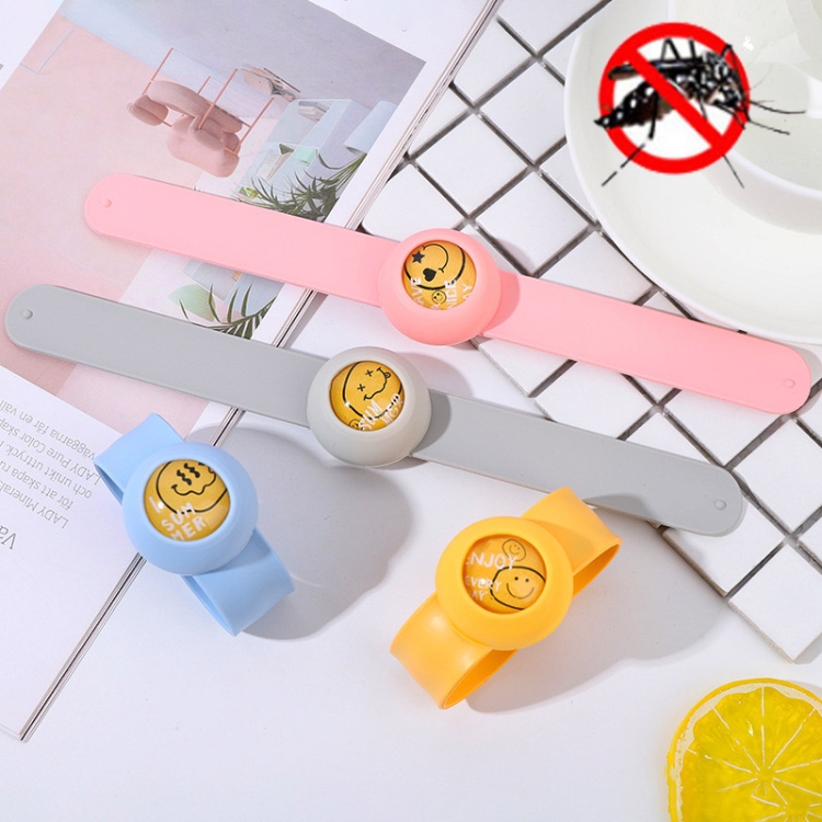 

4 PCS Mosquito Repellent Pop Ring Bracelet Student Children Summer Mosquito Watch(Smiley)