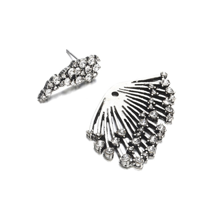 

Women Creative Retro Personality Leaf Asymmetric Earrings
