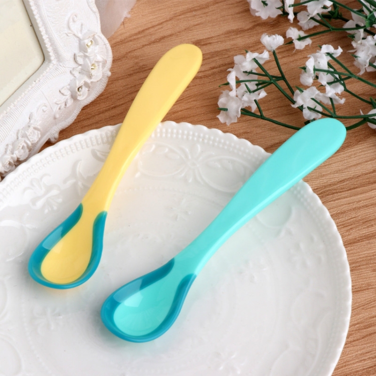 

2 PCS Baby Warm Color Changing Spoon Candy Color Anti-scalding Baby Eating Spoon Children Spoon Feeding Tableware(Yellow and Blue)