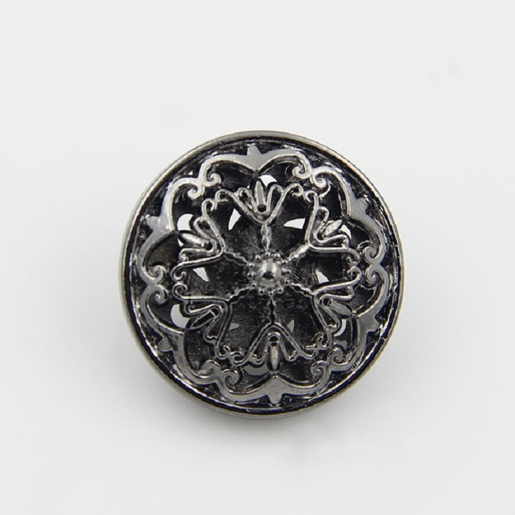 

Black 100 PCS Hollow Flower Shape Metal Button Clothing Accessories, Diameter:18mm