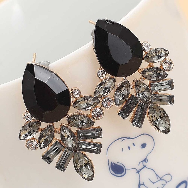 

Fashion Jewelry Earrings Handmade Rhinestone Sweet Stud Crystal Dangle Earrings(Black)