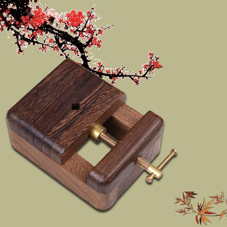 

Large Chicken Wing Wooden Stamp Bed Engraving Seal Fixture