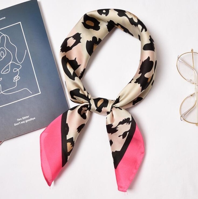 

Women Multifunctional Sexy Leopard Polyester Small Square Scarf, Size: 70 x 70cm(Rose Red)