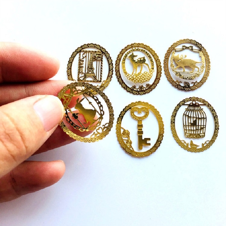 

4 PCS Creative Mini Metal Hollow Bookmark Office Stationery Gift, Style Random Delivery