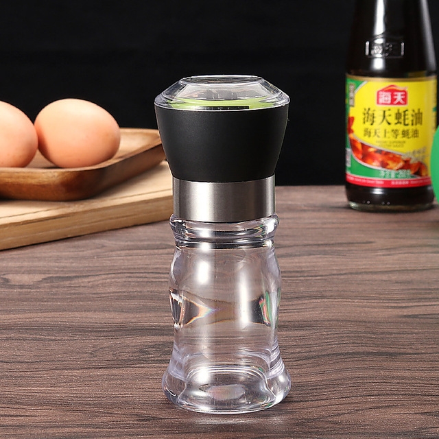 

Multi-Function Seasoning Tank Kitchen Gadget Manual Creative Pepper Grinder(Black)