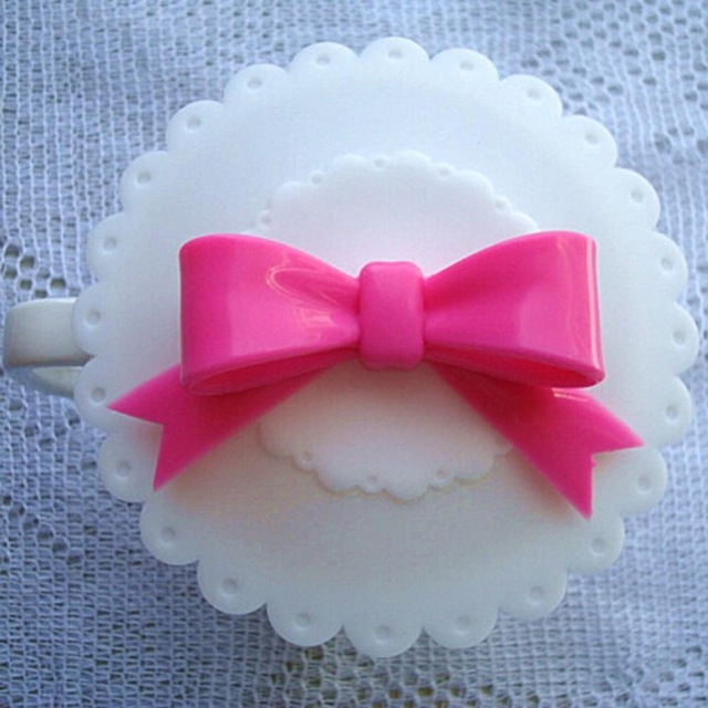 

Silicone Lovely Bowknot Cup Cover Cute Anti-dust Silicone Cup Cover Coffee Suction Seal Lid Cap(WHITE)