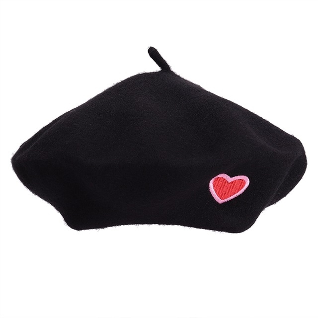 

Vintage Wild Lady Heart-shaped Embroidery Pattern Woolen Beret(Black)