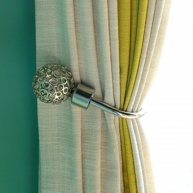 

2 PCS Retro Style Hollow U shaped Curtain Metal Wall Hooks(2072Silver)