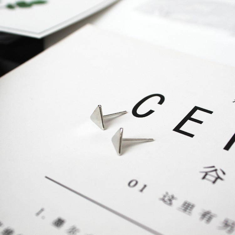 

3 Pairs Geometric Triangle Bling Stud Earrings for Women Gifts Jewelry(Silver)