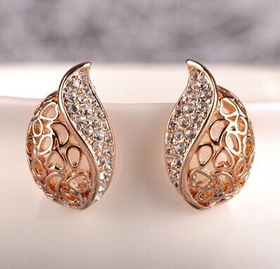 

Elegant Half-Drilled Leaf Bud Shaped Hollow Exquisite Lady Temperament Earrings