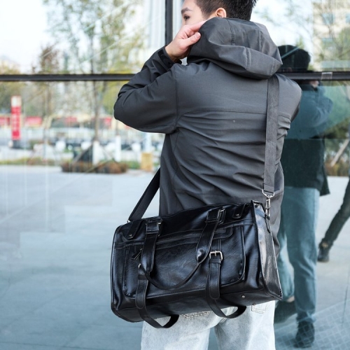 

PU Leather Shoulder Travel Bag Leisure Men Handbag (Black)