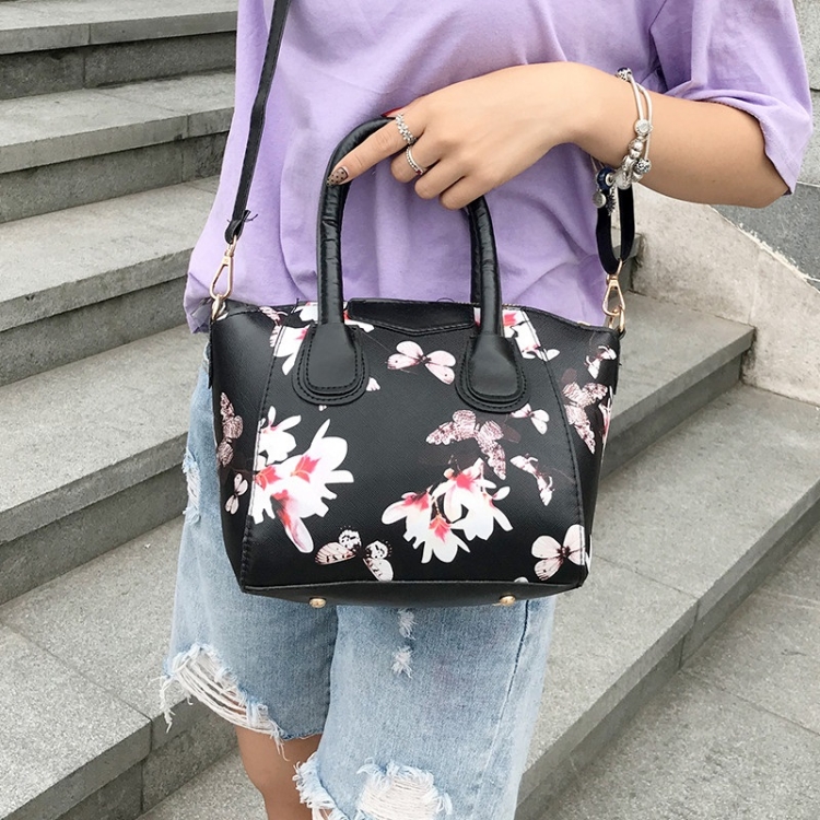 

Flower Pattern Casual PU Shoulder Bag Ladies Handbag Messenger Bag (Black)