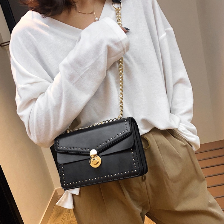 

Rivet PU Leather Single Shoulder Bag Small Square Bag Ladies Messenger Handbag (Black)