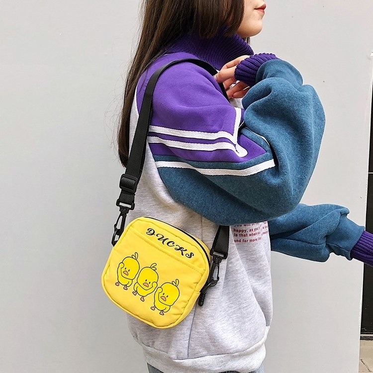 

Ducks Pattern Cavans Single Shoulder Bag Ladies Handbag Messenger Bag (Yellow)