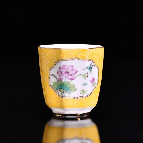 

Chinese Style Lotus Kung Fu Teacup Ceramic Enamel Color Octagonal Single Cup Teaware (Yellow)