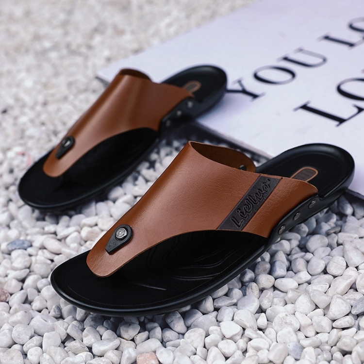 

Casual Fashion Trend Flip-flops for Men (Color:Light Brown Size:40)