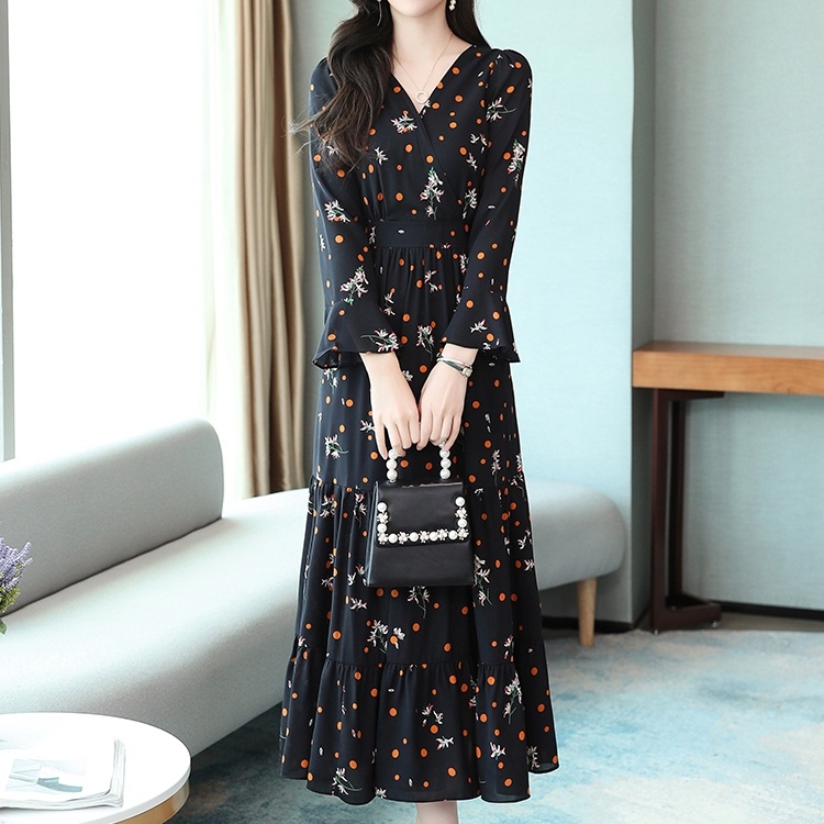 

Floral Chiffon V-neck Long-sleeved Dress (Color:Black Size:S)