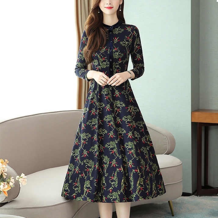 

Plus Velvet Floral Temperament Over Knee Dress (Color:Dark Blue Size:M)