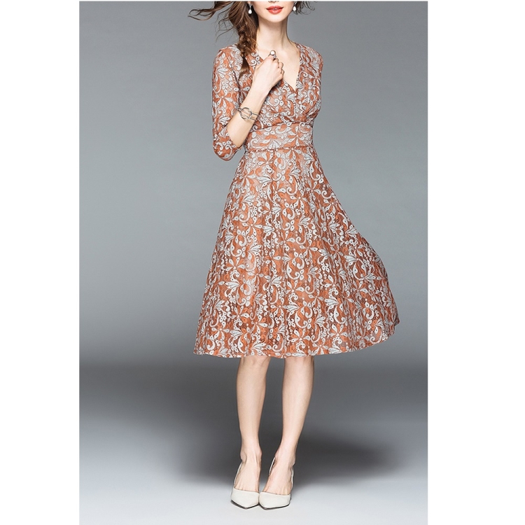 

Lace V-neck Waist Slim Dress (Color:Caramel Size:2XL)