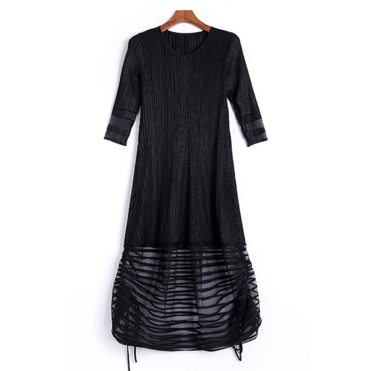 

Loose Temperament Long Sections Pleated Dress (Color:Black Size:One Size)