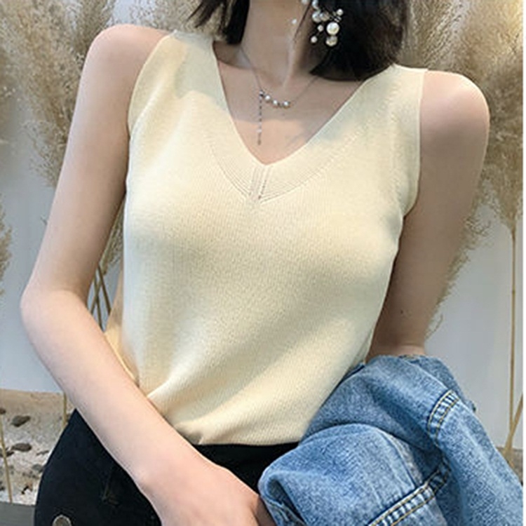 

Ice Silk Camisole V-neck Sleeveless Knitted Shirt (Color:Apricot Size:Free Size)
