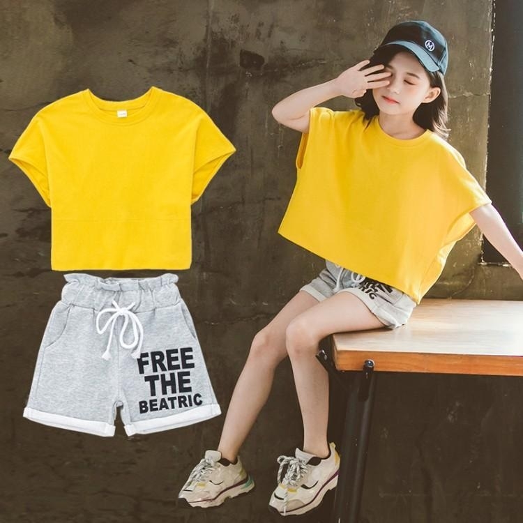 

Two-piece Girl Short-sleeved Breathable Clothes Shorts (Color:Yellow Size:110cm)