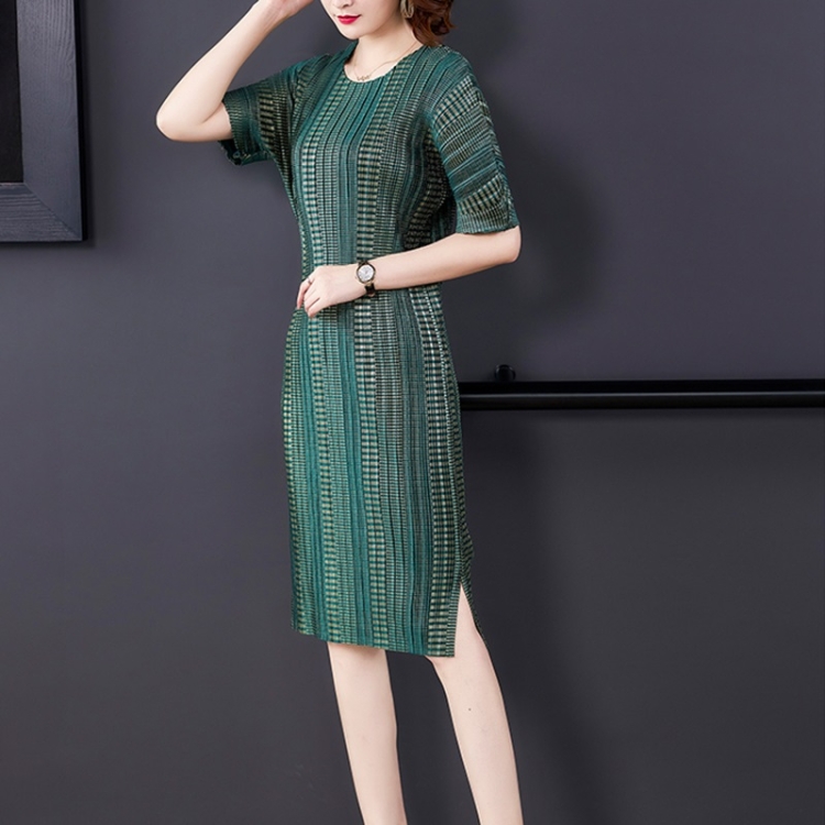 

Summer Women Irregular Pleated Loose Dress (Color:Dark Green Size:Free Size)