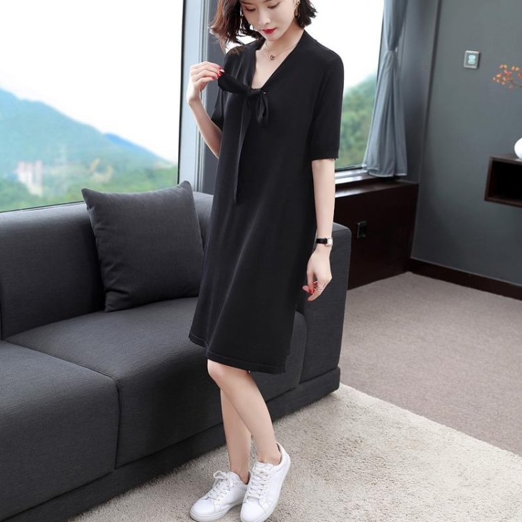

Loose Slim Mid-length A-line Dress (Color:Black Size:Free Size)