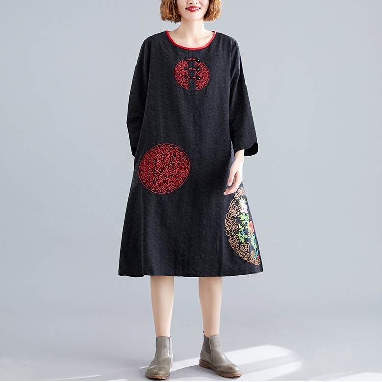 

Plus Velvet Thick Ethnic Style Loose Large Size Embroidered Cotton And Linen Jacquard Dress (Color:Black Size:M)