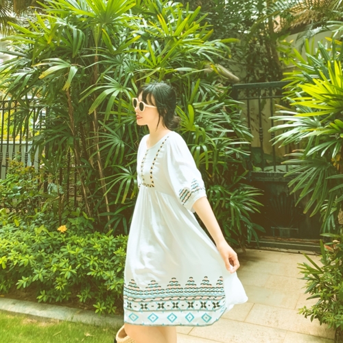 

Bohemian Ethnic Embroidery Loose Tie Puff Sleeve Mid-length Dress (Color:White Size:Freesize)