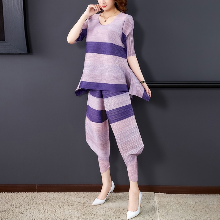 

Autumn Folds Color Matching Fashion Loose Large Size Two-piece Suit (Color:Purple Size:Free Size)