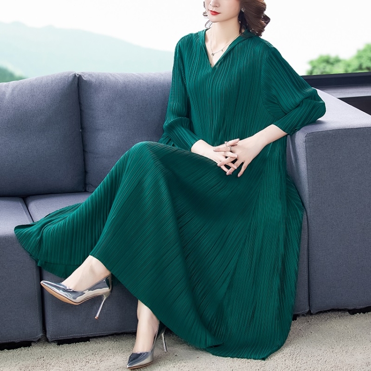 

Pleated V-neck Hoodie Loose Long Sleeve Dress (Color:Green Size:Free Size)