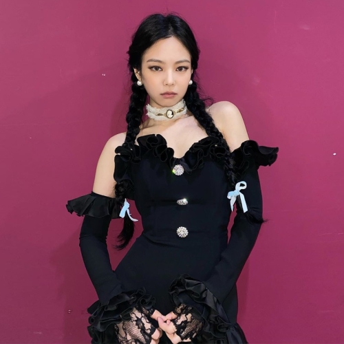 

Long-sleeved Jumpsuit With Ruffled Suspenders And Buttons (Color:Black Size:L)