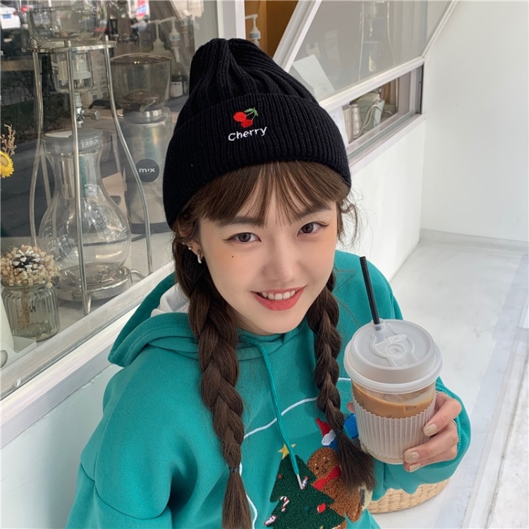 

Fruit Embroidery Warm Knitted Woolen Hat (Color:Black Size:Free Size)