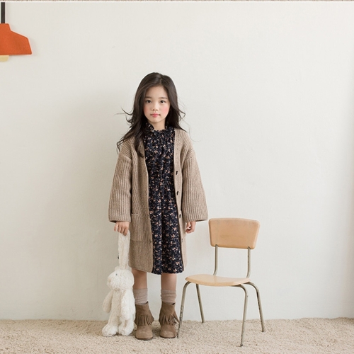 

Childrens Clothing Girls Sweater Thick Knitted V-neck Childrens Cardigan Jacket Single-breasted Jacket (Color:Apricot Size:110)