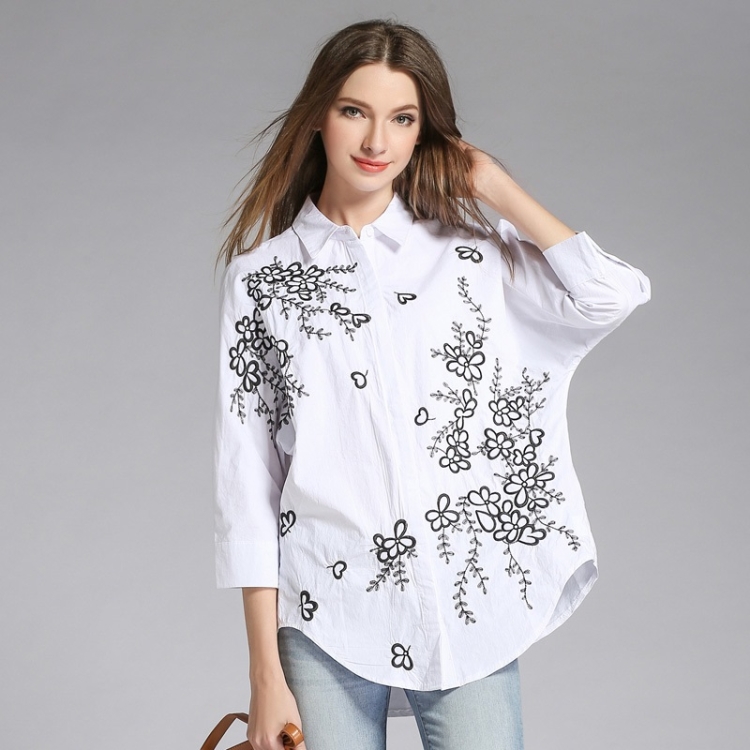 

Spring and Summer Embroidered Pattern Bat Sleeve Shirt Cotton Casual Loose Mid-length Top for Ladies (Color:White Size:S)