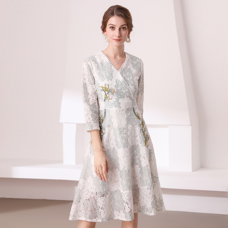 

Women Fashion Retro Lace Embroidery V-neck Mid-length Dress (Color:White Size:XXL)